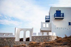 Read more about the article The History of the Cycladic Architecture